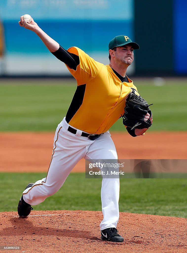 New York Yankees v Pittsburgh Pirates