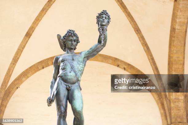 perseus holding head of medusa - cristinairanzo stock pictures, royalty-free photos & images