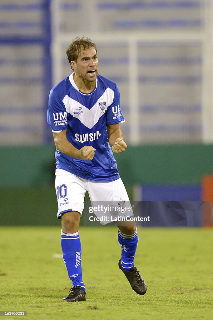 Velez Sarsfield v Estudiantes de La Plata - Torneo Final 2013