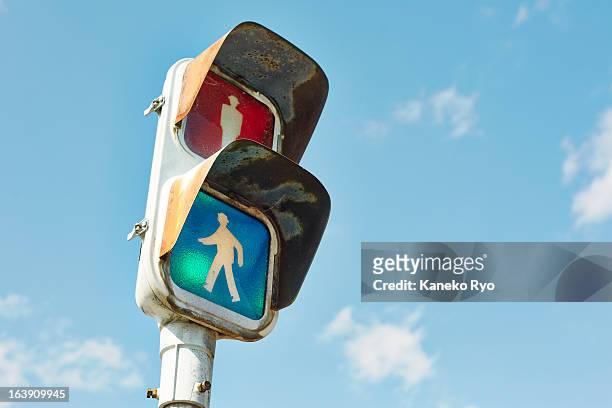 signal. - sinal rodoviário imagens e fotografias de stock