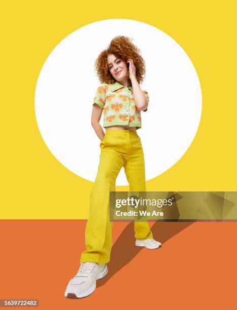 summer confidence - aufnahme von unten stock-fotos und bilder