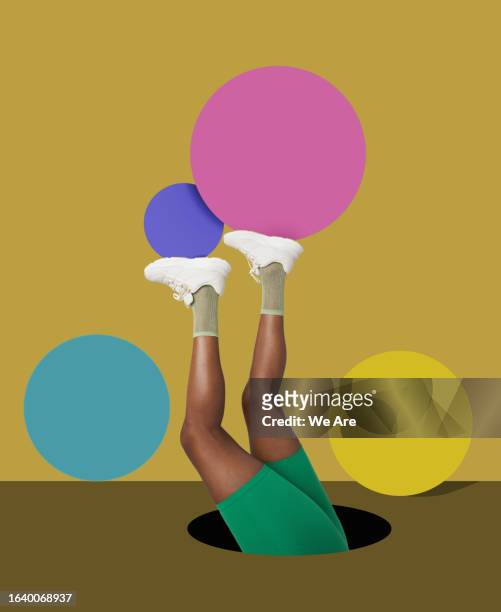 flexbility and balance - pilates ball man stock-fotos und bilder