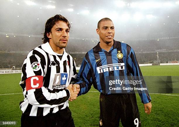 Ronaldo of Inter Milan and Alessandro Del Piero of Juventus during the Italian Serie A match at the Delle Alpi Stadium in Torino, Italy. Juventus won...