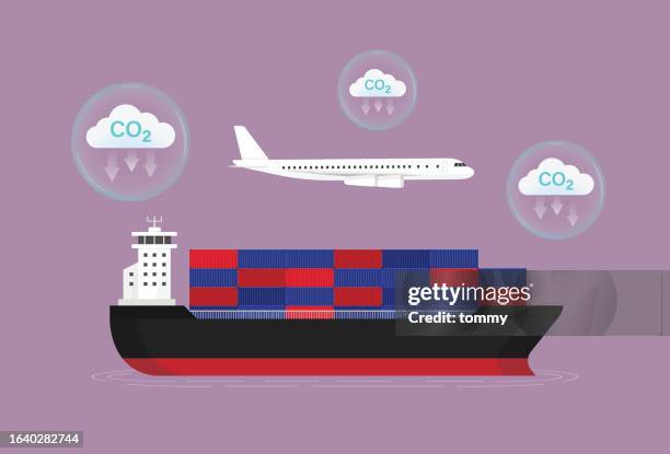 transportlogistik schifffahrt mit co2-cloud-icon für netto-null-emissions-konzept - carbon capture stock-grafiken, -clipart, -cartoons und -symbole