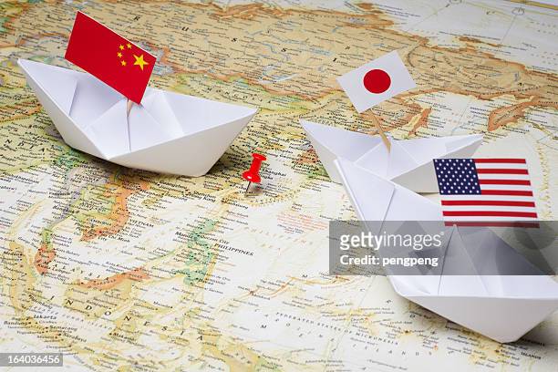 china e japão - the americas imagens e fotografias de stock
