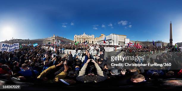 Pope Francis greets the faithful during the Inauguration Mass for Pope Francis in St Peter's Square on March 19, 2013 in Vatican City, Vatican. The...