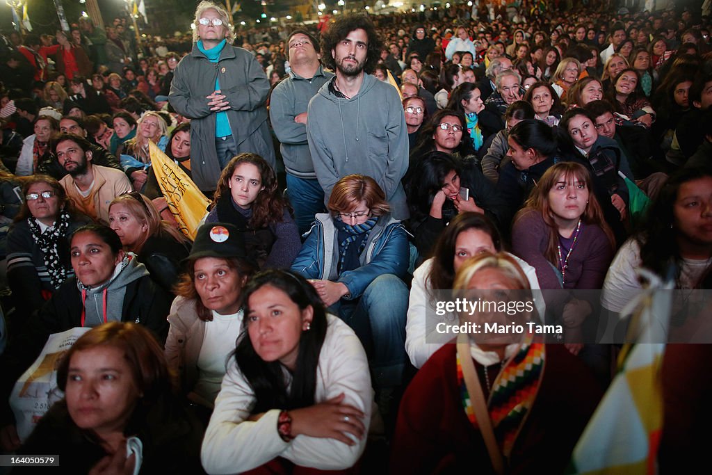 Crowds Gather To Watch Pope Francis' Inauguration Mass At The Vatican