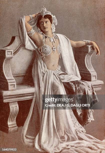 Mata Hari, pseudonym of Margaretha Zelle Geertruida , Dutch dancer and spy, in costume, vintage postcard. Paris, Hôtel Carnavalet