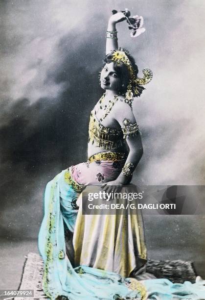 Mata Hari, pseudonym of Margaretha Zelle Geertruida , Dutch dancer and spy, in costume, vintage postcard.