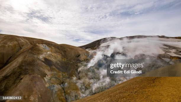 scenic view of geothermal area in kerlingarfjoll, highlands, iceland - kerlingarfjoll stock pictures, royalty-free photos & images