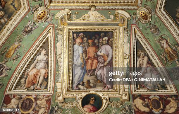 Cosimo de Medici between writers and artists, 15th century fresco, Palazzo Vecchio, Florence.