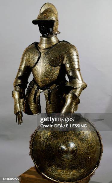 Light blue and golden armour with chinoiserie decoration, made in Italy or France. Vienna, Neue Burg, Waffensammlung Des Kunsthistorischen Museums...