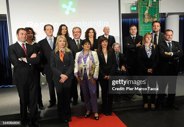 The new Regional Government team Antonio Rossi, Maria Cristina Cantu, Mario Mantovani, Paola Bulbarelli, Roberto Maroni, Cristina Cappellini, Alberto...