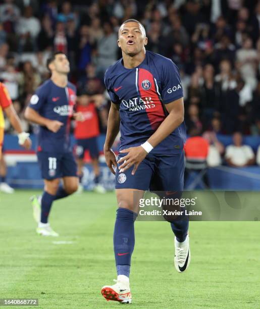 Kylian Mbappé of Paris Saint-Germain celebrates his second goal during the Ligue 1 Uber Eats match between Paris Saint-Germain and RC Lens at Parc...