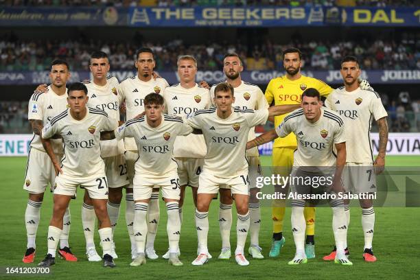 Players of AS Roma line up during the Serie A TIM match between Hellas Verona FC and AS Roma at Stadio Marcantonio Bentegodi on August 27, 2023 in...