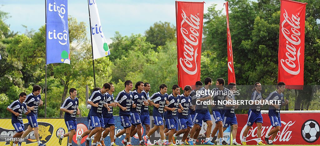 FBL-WC2014-QUALIFIER-PAR-TRAINING