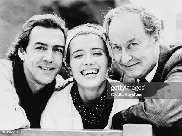 From left to right, English actors Robert Lindsay, Emma Thompson and Frank Thornton , stars of the West End musical 'Me and My Girl', London, UK,...