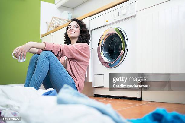 Women Washing Machine Photos and Premium High Res Pictures - Getty Images