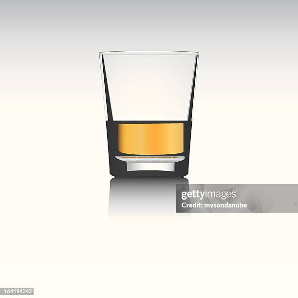 ilustrações de stock, clip art, desenhos animados e ícones de 3 d vector whisky glass.separated layers.editable. - âmbar