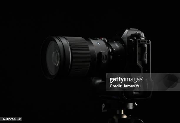 mirrorless camera lens - mirrorless camera stock pictures, royalty-free photos & images