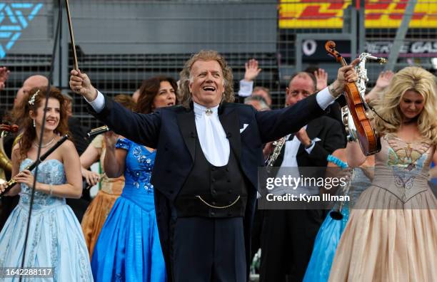 Andre Rieu Instrument 2,537 Andre Rieu Photos & High Res Pictures - Getty Images