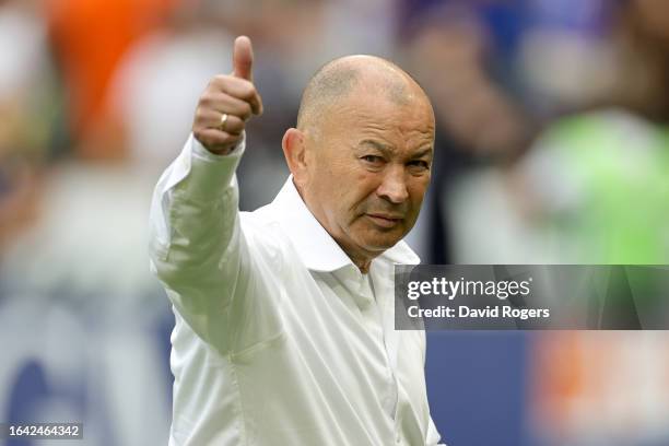 Eddie Jones, Head Coach of Australia, gestures a thumbs-up ahead of the 2023 Summer International match between France and Australia at Stade de...