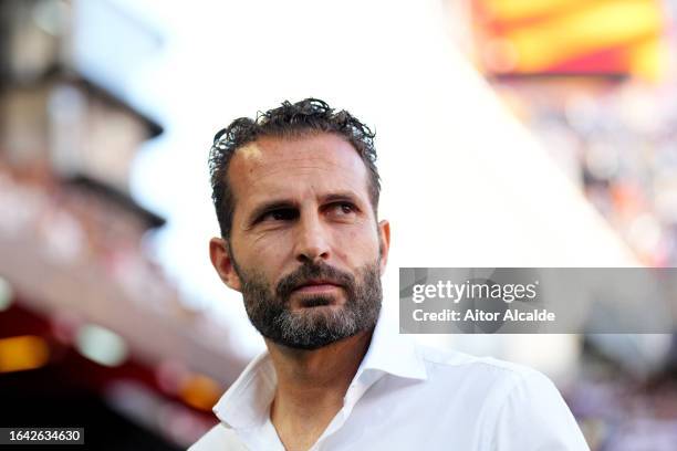 Ruben Baraja, Head Coach of Valencia, looks on ahead of the LaLiga EA Sports match between Valencia CF and CA Osasuna at Estadio Mestalla on August...