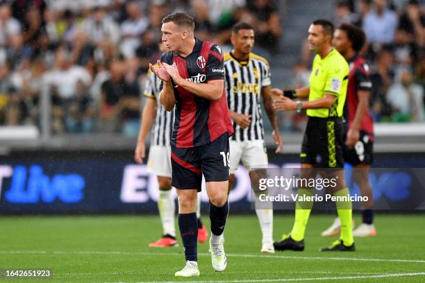Lewis Ferguson of Bologna celebrates after scoring the team's first goal during the Serie A TIM match between Juventus and Bologna FC at Allianz...