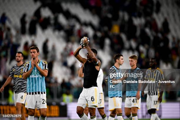 Daniele Rugani, Danilo of Juventus and teammates greet the fans after the Serie A TIM match between Juventus and Bologna FC at Allianz Stadium on...