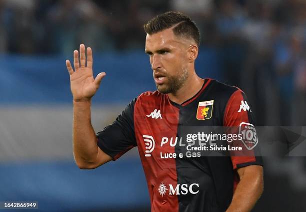 Kevin Strootman of Genoa CFC gestures during the Serie A TIM match between SS Lazio and Genoa CFC at Stadio Olimpico on August 27, 2023 in Rome,...