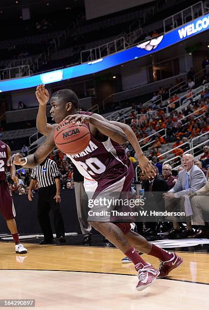 Keron Rasheed Small 32 Keron Deshields Stock Photos, High-Res Pictures, and Images - Getty ...