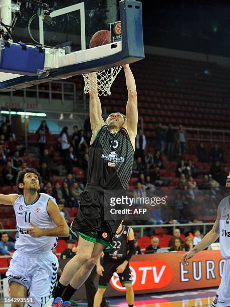 Montepaschi Siena's Viktor Sanikidze goes to basket during the Euroleague Top 16 basketball match between Besiktas JK and Montepaschi Siena in Abdi...