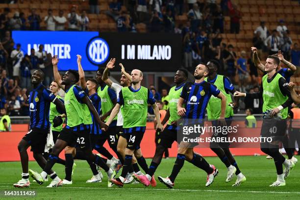 Inter Milan's players celebrate winning 4-0 after the Italian Serie A football match between Inter Milan and Fiorentina at San Siro stadium in Milan...