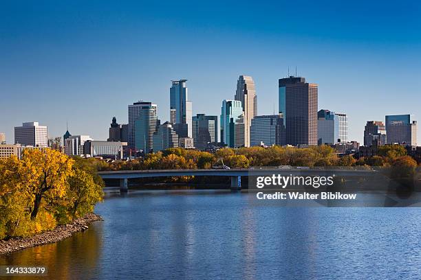minneapolis, minnesota, city view - minneapolis fotografías e imágenes de stock