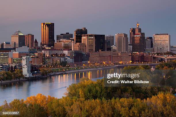 minneapolis, st. paul, minnesota, city view - minneapolis stock-fotos und bilder