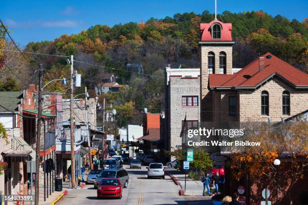 eureka springs, arkansas, town view - arkansas stock-fotos und bilder