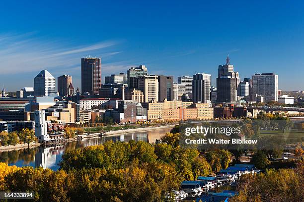 minneapolis, st. paul, minnesota, city view - minnesota stockfoto's en -beelden