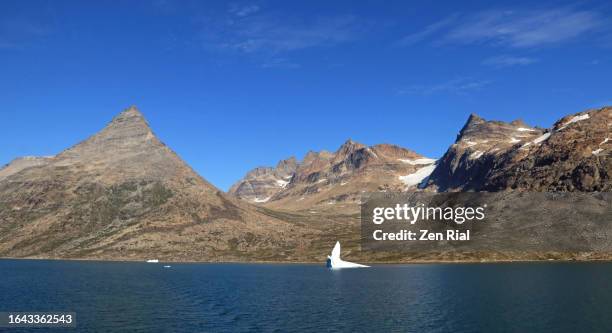 steep mountains and glaciers in prince christian sound, greenland - prince christian sound greenland stock-fotos und bilder