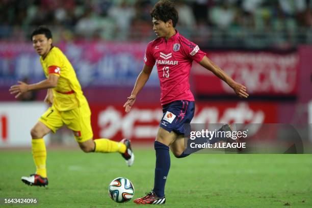 Takumi Minamino of Cerezo Osaka in action during the J.League J1 match between Cerezo Osaka and Kashiwa Reysol at Yanmar Stadium Nagai on September...