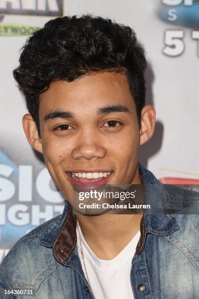 Actor / rapper Roshon Fegan poses backstage at 5 Towers Outdoor