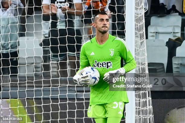Mattia Perin of Juventus FC in action during the Serie A TIM match between Juventus and Bologna FC at on August 27, 2023 in Turin, Italy.