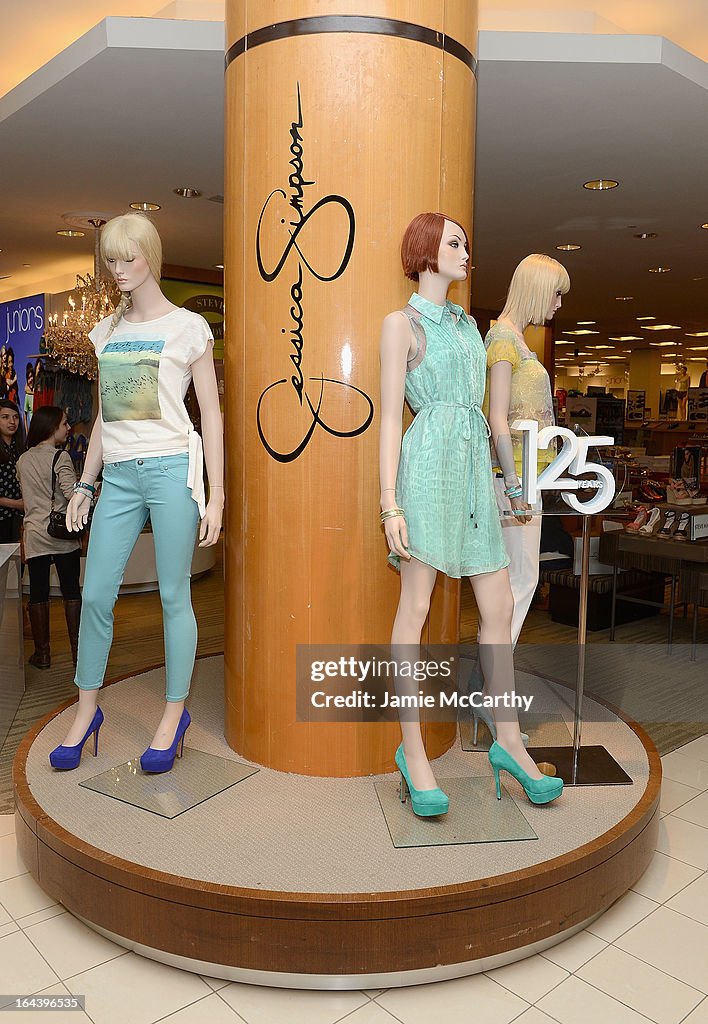 Jessica And Ashlee Simpson Visit Belk Southpark