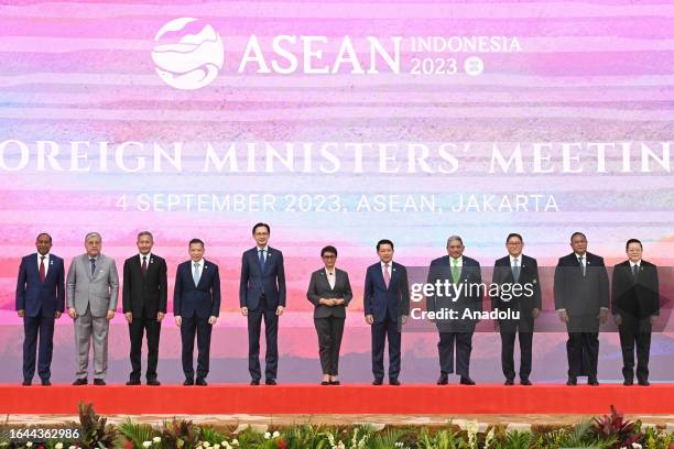 Malaysian Foreign Minister Zambry Abdul Kadir , Foreign Minister of Philippines Enrique Manalo , Singaporean Foreign Minister Vivian Balakrishnan ,...