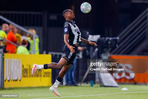 Navajo Bakboord of Heracles Almelo controls the ball during the Dutch Eredivisie match between Heracles Almelo and Excelsior Rotterdam at Erve Asito...