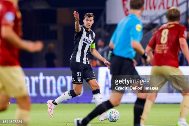 Justin Hoogma of Heracles Almelo controls the ball during the Dutch Eredivisie match between Heracles Almelo and Excelsior Rotterdam at Erve Asito on...