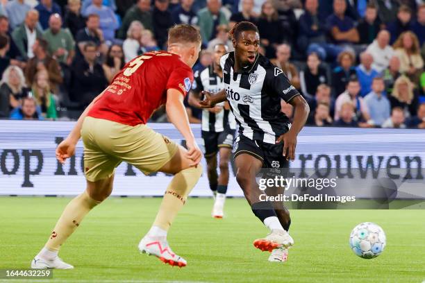 Mohamed Sankoh of Heracles Almelo controls the ball during the Dutch Eredivisie match between Heracles Almelo and Excelsior Rotterdam at Erve Asito...