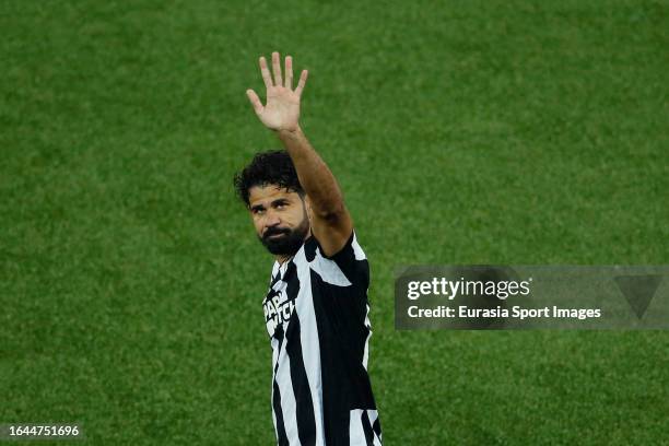 Diego Costa of Botafogo celebrates his goal during Campeonato Brasileiro Serie A match between Botafogo and Bahia at Estadio OlÌmpico Nilton Santos...