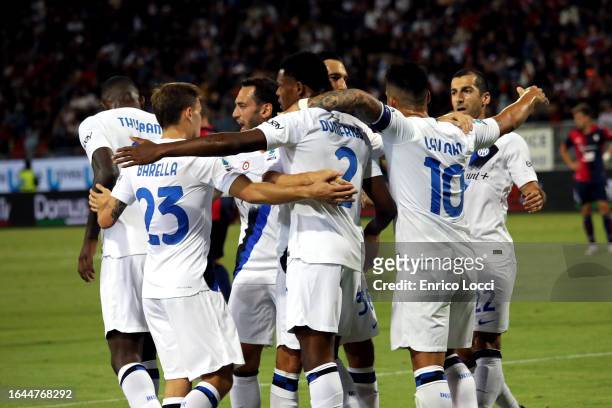 Denzel Dumfries of Inter celebrates his goal with the team mates during the Serie A TIM match between Cagliari Calcio and FC Internazionale at...