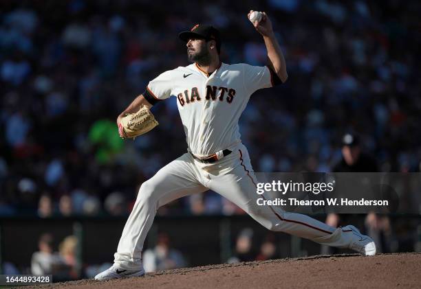 Scott Alexander of the San Francisco Giants pitches against the Atlanta Braves in the top of the fifth inning at Oracle Park on August 27, 2023 in...