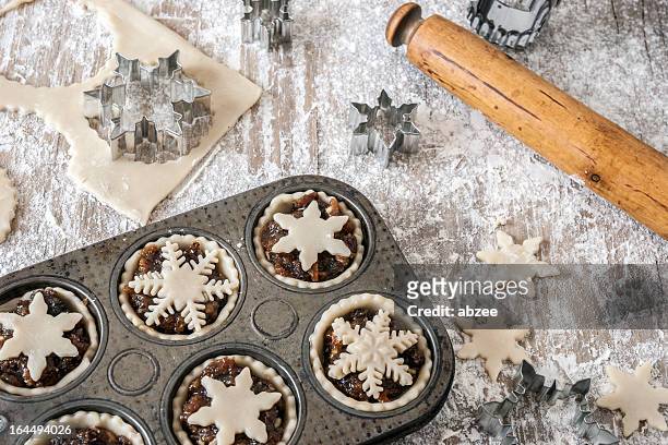 zu weihnachten "mince pies" - christmas mince pies stock-fotos und bilder